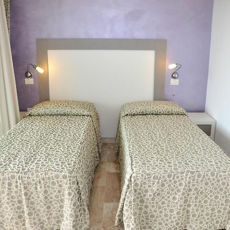 Gil'S Hotel Ольбия Экстерьер фото